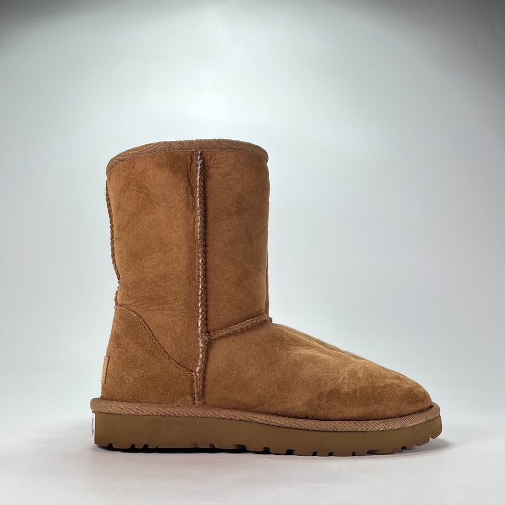 UGG Classic Short II Chestnut Suede Sheepskin Ankle Boots 1016223 Women's Size 6